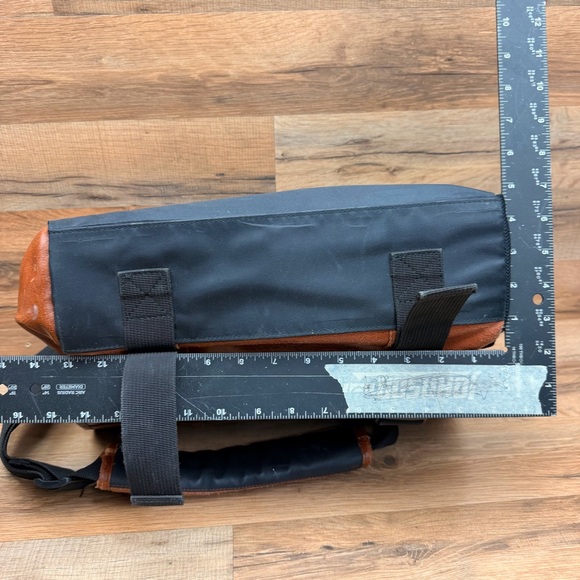 Vintage Wilsons Leather Cross Body Messenger Bag Brown Leather Messenger Bag - Picture 7 of 9